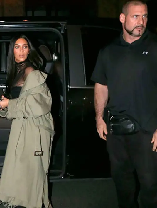 Seperti yang  dikatakan seorang sumber pada  PEOPLE.com, Kim tidak ada rencana untuk hadir di acara Paris Fashion Week yang akan digelar akhir bulan ini. (Instagram/Kimkardashian)