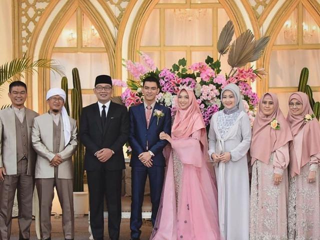 Hadiri Resepsi Pernikahan Putri Aa Gym Caption Foto Ridwan Kamil Jadi Sorotan Lifestyle Liputan6 Com