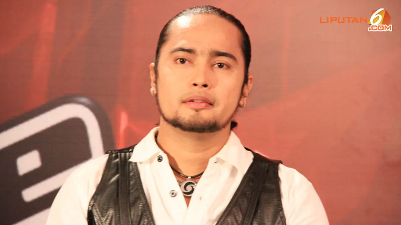 al-fattah-the-voice-130514c.jpg