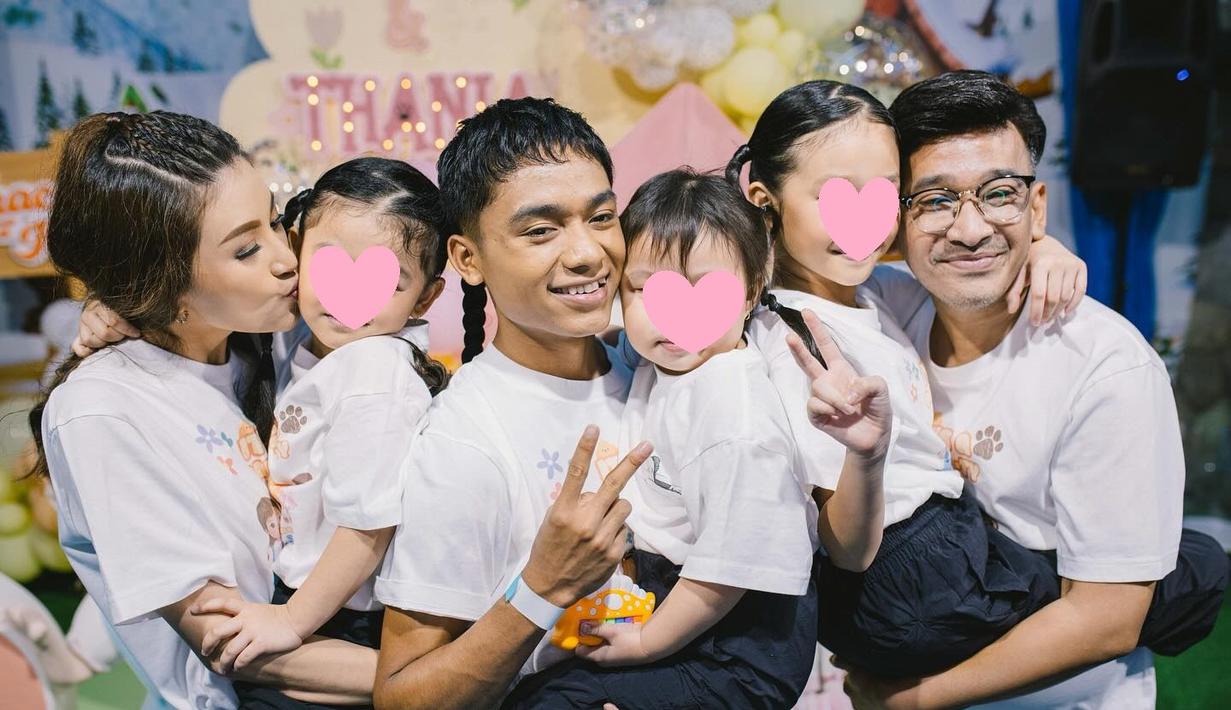 Tak dipungkiri warganet merasa sedih dengan kabar perceraian pasangan yang menikah pada 2013 silam tersebut. (Foto: Instagram/ ruben_onsu)