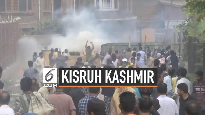 VIDEO: Detik-Detik Bentrokan Warga Kashmir dengan Polisi
