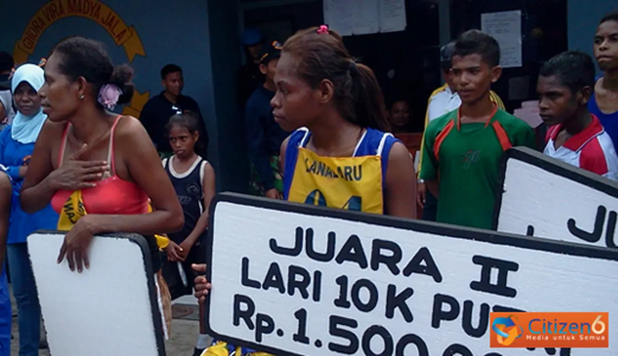 Citizen6, Dobo: Kegiatan ini merupakan rangkaian kegiatan HUT Lanal TNI AL Kepulauan Aru yang meliputi kejuaraan futsal, lomba renang selat wokam-wamar, pengobatan, dan khitanan massal serta lomba panjat pinang. (Pengirim: Elfi Husaini)