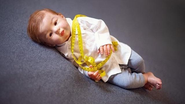 6 Potret Newborn Photoshoot 'Anak' Ivan Gunawan, Bertema Desainer