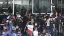 Suasana unjuk rasa di depan gedung kongres selama unjuk rasa di Brasilia (18/4) RUU yang diusulkan oleh Presiden Brasil Michel Temer ini menetapkan usia pensiun polisi adalah 65 tahun. (AP Photo / Eraldo Peres)