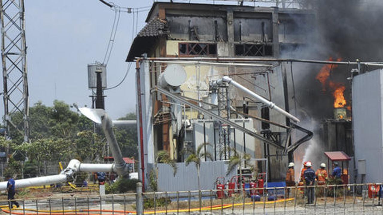 Gardu terbakar, Ahok dukung PLN buat Transmisi Interkoneksi