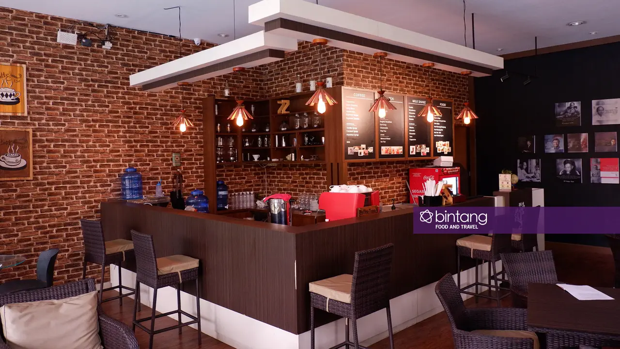 [Bintang] De Mahogany Cafe