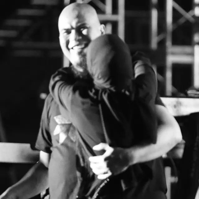 [Fimela] Momen romantis Ahmad Dhani dan Mulan Jameela