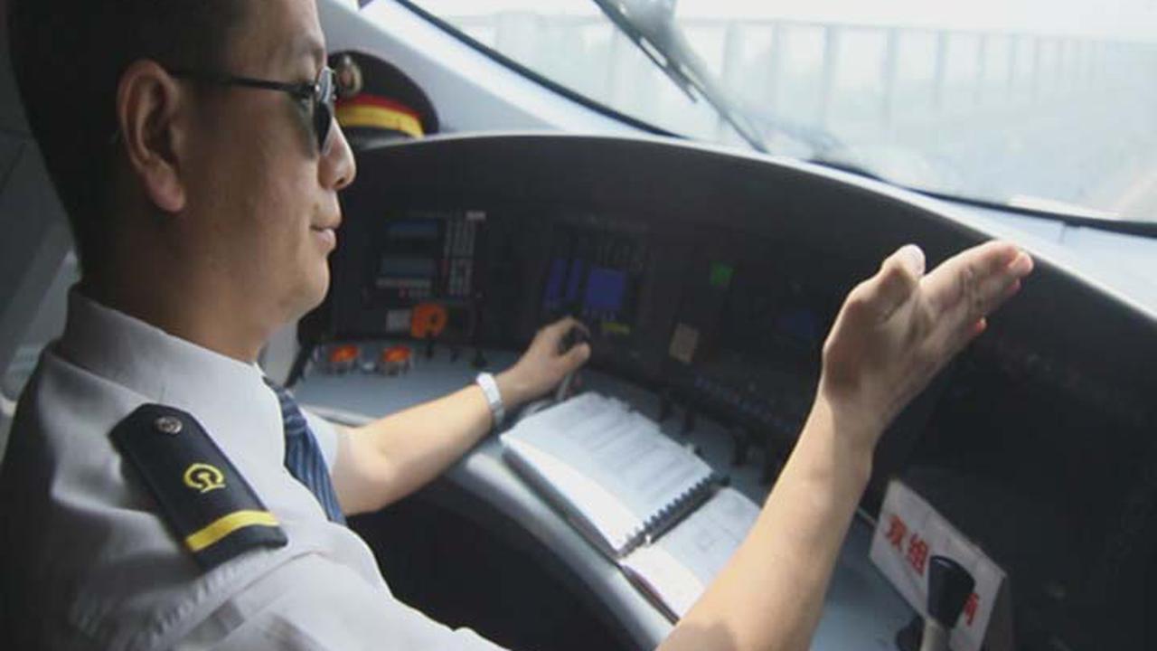 Pemandangan Langka dari Ruang Masinis Kereta Cepat Tiongkok