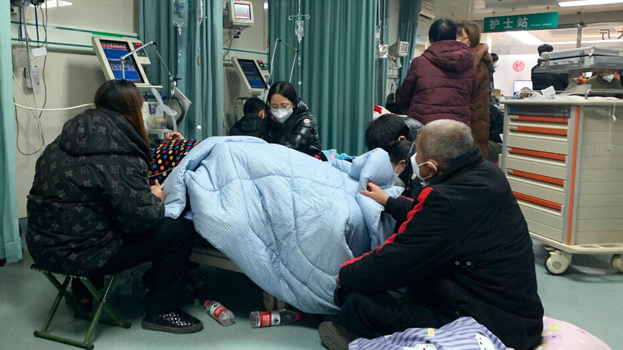 China Kewalahan Bergulat dengan Gelombang COVID-19