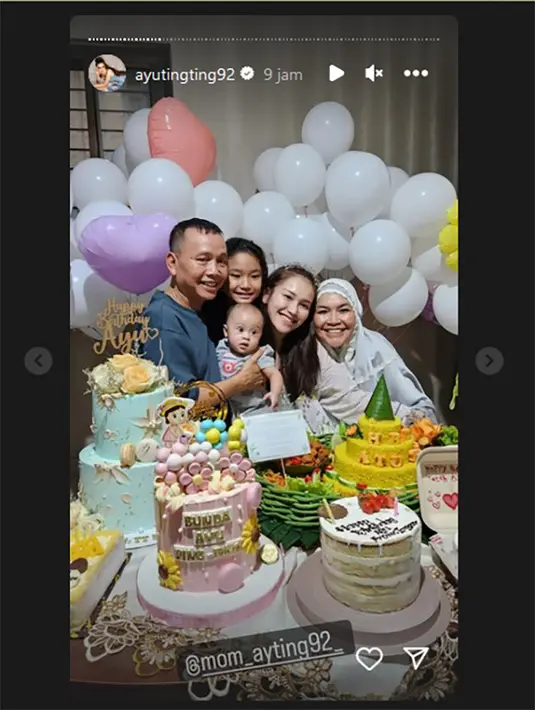 20 Juni merupakan tanggal kelahiran penyanyi yang juga komedian asal Depok  tersebut. Pada pergantian usianya, ia mendapatkan banyak kejutan. [Instagram/ayutingting92]