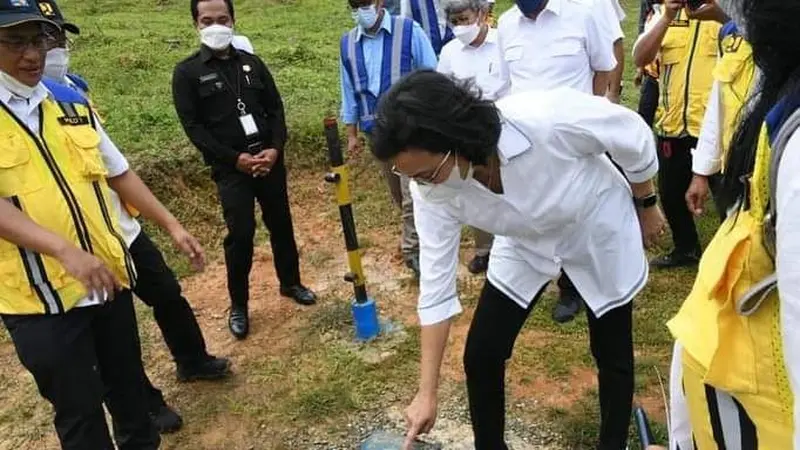 Menteri Keuangan Sri Mulyani Indrawati melakukan kunjungan inspeksi kerja ke lokasi Ibu Kota Negara (IKN) baru. (Dok Kemenkeu)