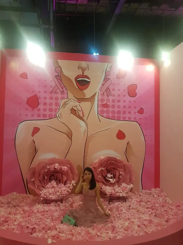 Instalasi di Pink Pop-Up Market