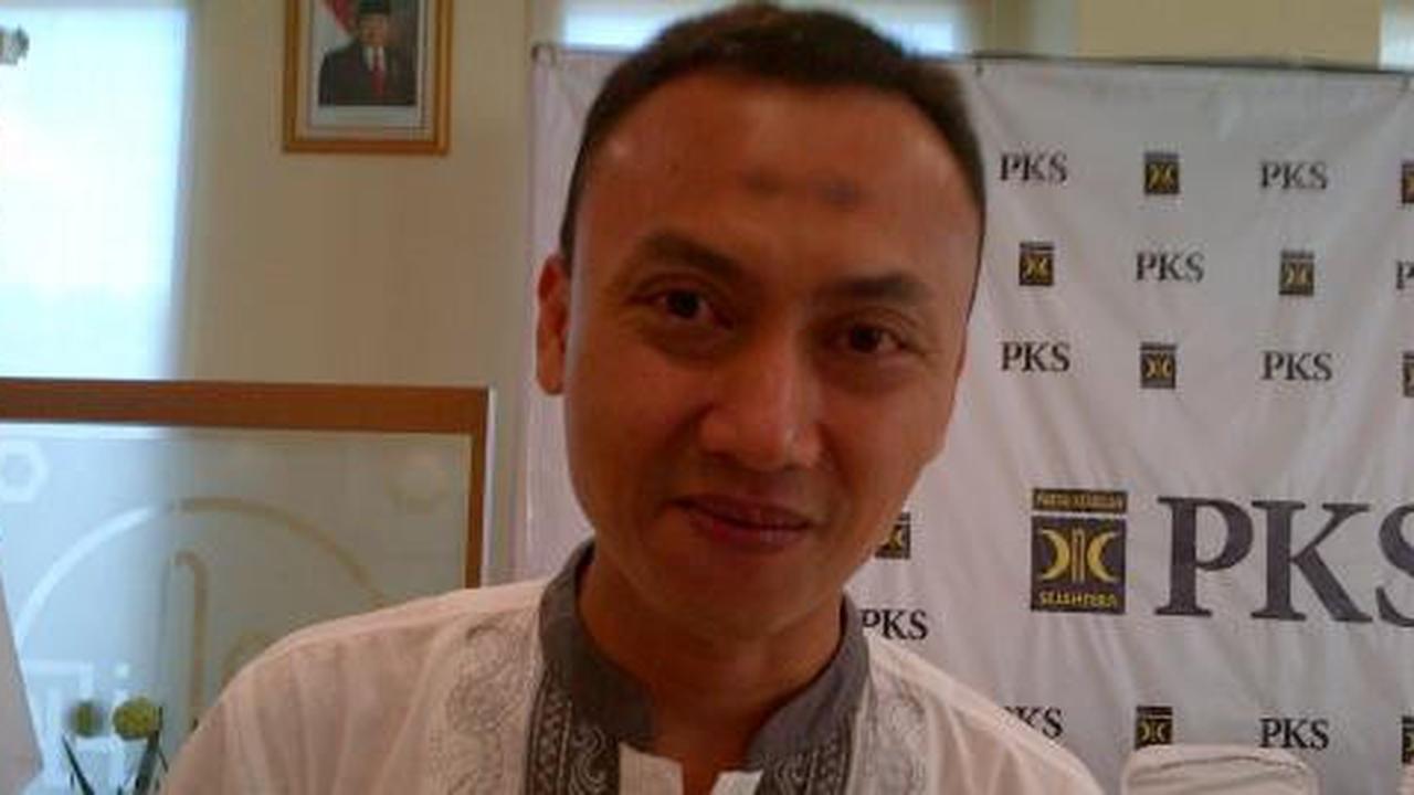 Basuh kaki orang tua, Agus Chaerudin ketiban rezeki umroh