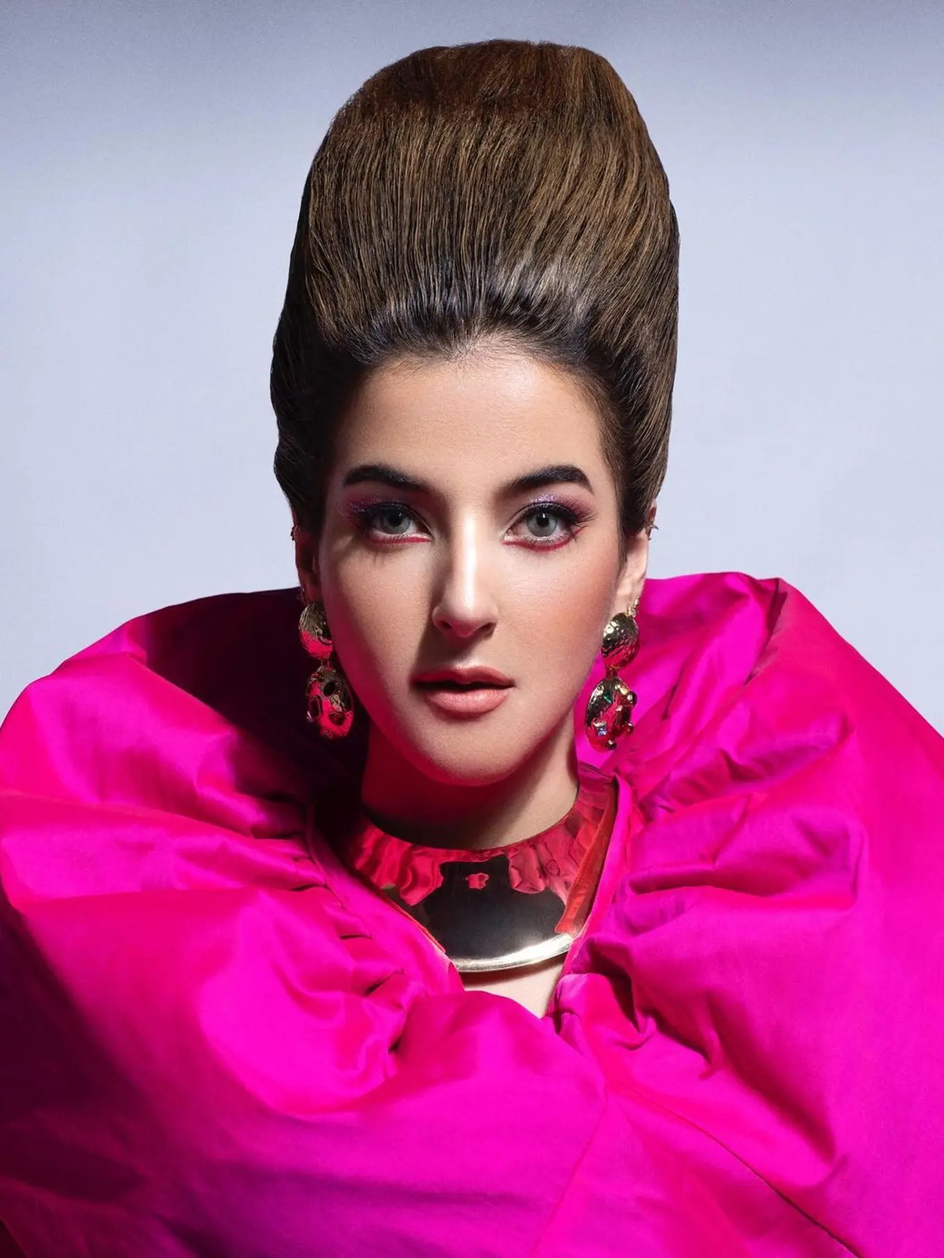 Tasya Farasya Tampil Dramatis dengan Gaya Rambut Sasak Tinggi di ...