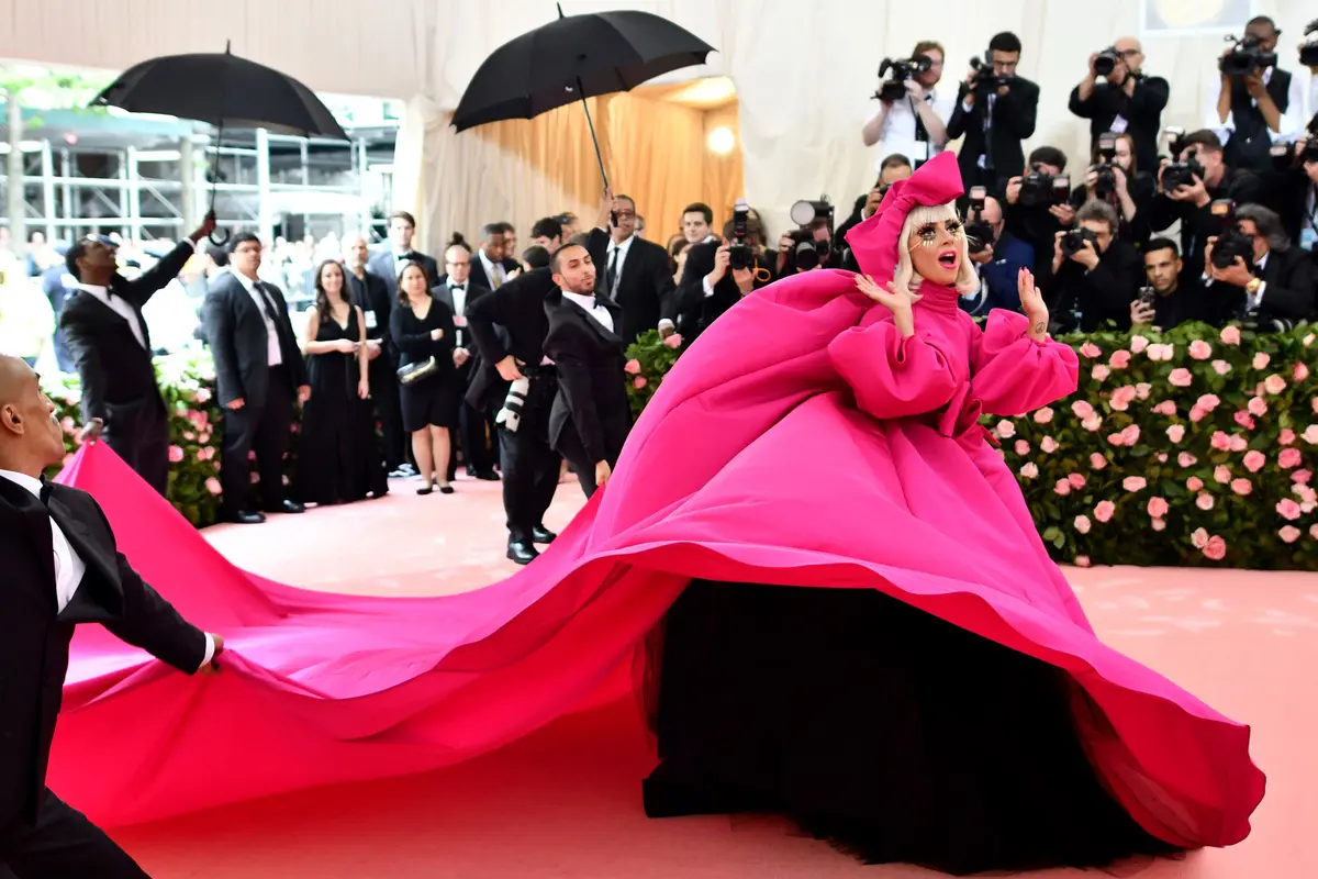 Lady Gaga Tampil Heboh di Met Gala 2019