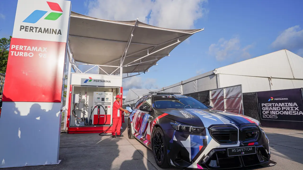 Pertamina Patra Niaga menghadirkan Pertamax Turbo di SPBU Modular yang terletak di area sirkuit Mandalika. (Foto: Pertamina)
