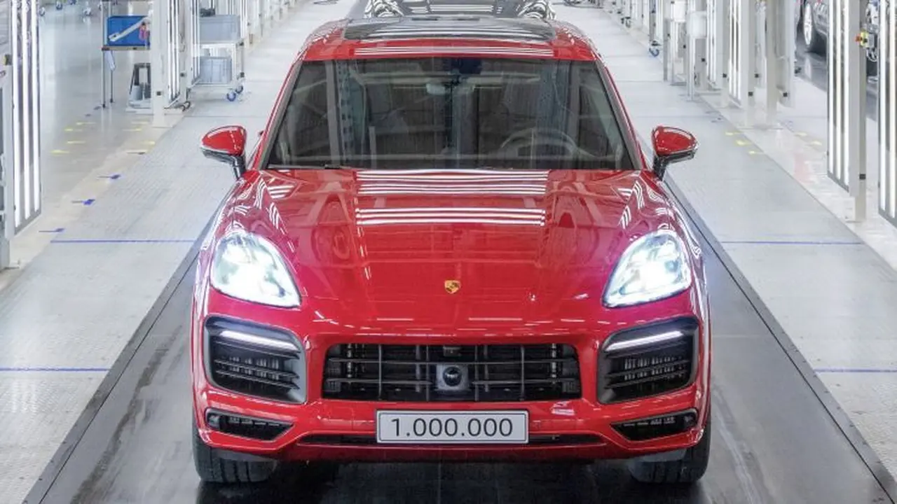 Porsche Telah Meluncurkan Cayenne ke-1 Juta Unit Carscoops)