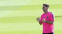 "Barcelona Harus Manjakan Lionel Messi"