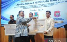 Pemkab Bone Bolango Raih Penghargaan Adhi Manawa Nugraha Pratama, Perkuat Birokrasi Profesional