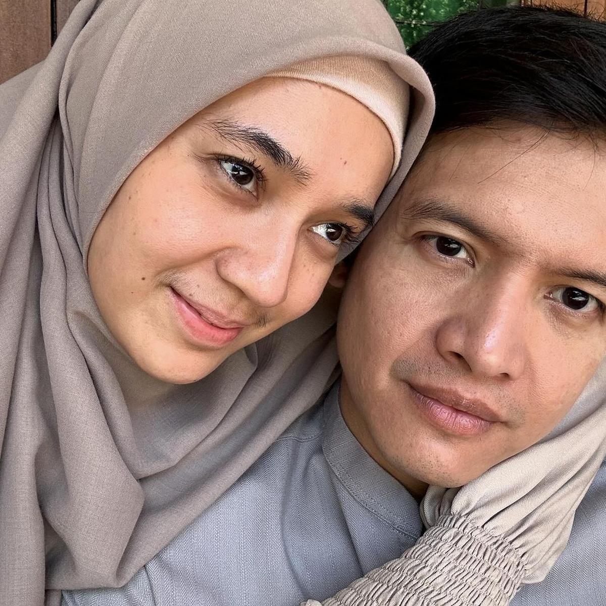 Dhini Aminarti Unggah Foto Terbaru Bareng Dimas Seto dan Perlihatkan Kemesraan: Semua Akan Indah Pada Waktunya