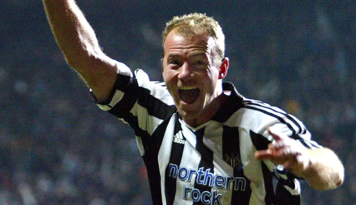 Alan Shearer (260 gol) - Legenda Newcastle United ini menjadi pencetak gol terbanyak dalam sejarah Premier League. Shearer berkarier di Premier League dari tahun 1992 hingga 2006. (AFP/Steve Parkin)