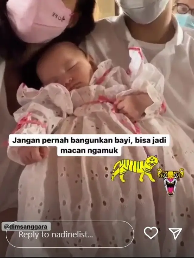 Pembaptisan anak Nadine Chandrawinata - Dimas Anggara. (Instagram/ https://www.instagram.com/nadinelist/)