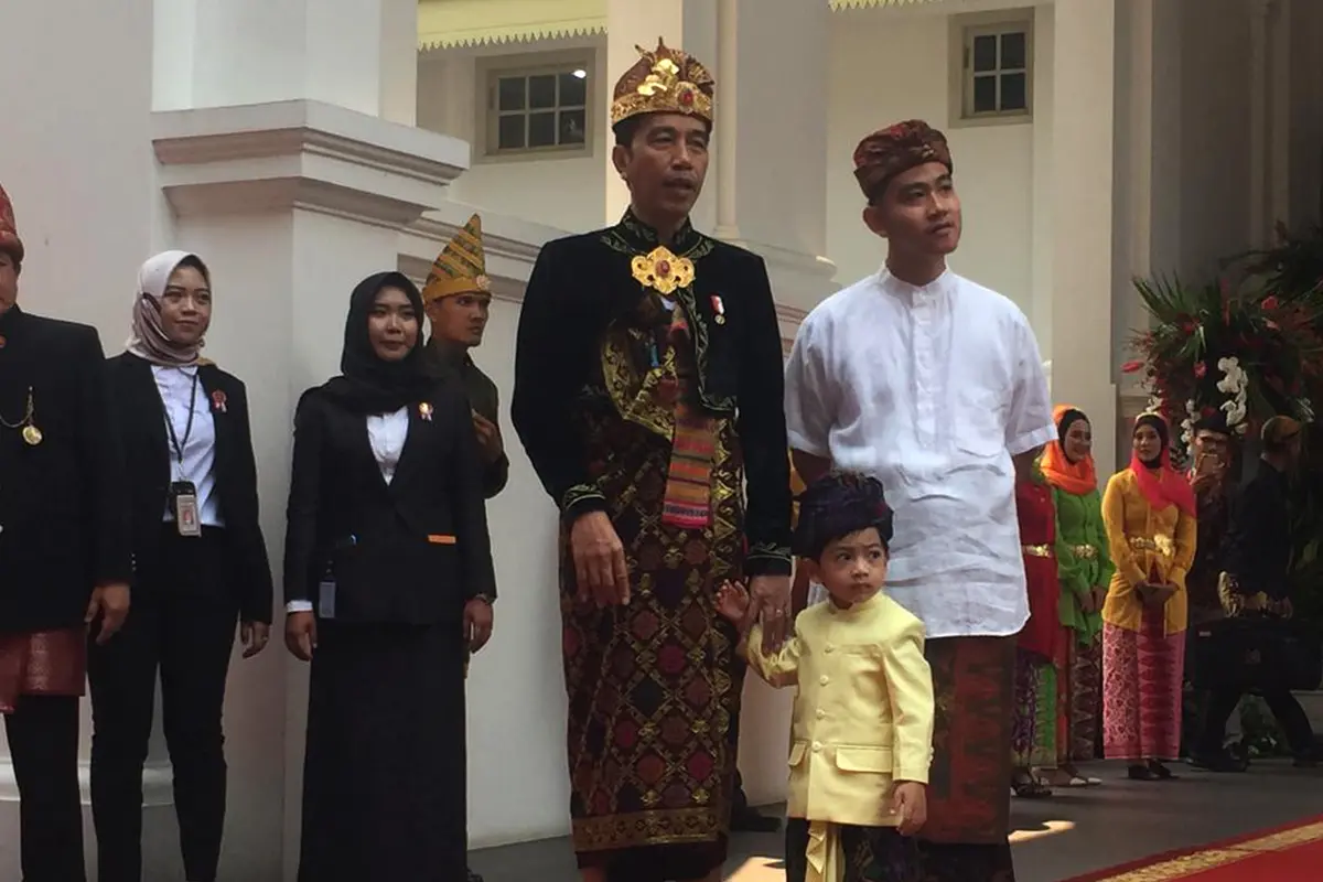 Kenakan Baju Adat Bali, Jokowi Ajak Jan Ethes di HUT ke-74 RI