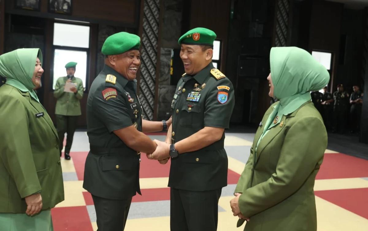 FOTO: Wakasad Pimpin Sertijab Jabatan Strategis TNI AD