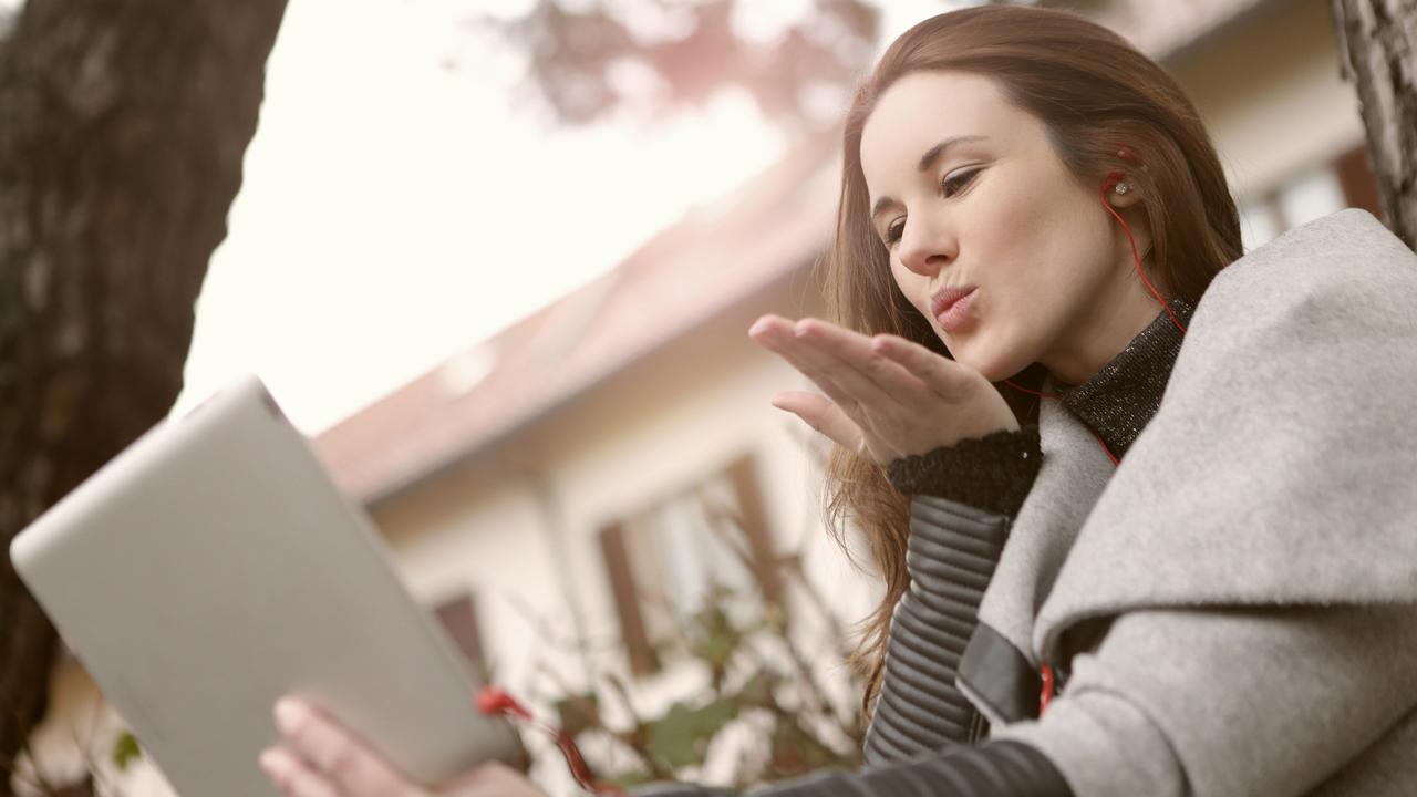 Ekspresikan Rasa Rindu Kepada Pasangan