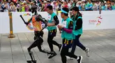 Robot humanoid Tiangong Ultra berkompetisi dalam ajang lari half marathon yang berlangsung di Beijing, China, Sabtu (19/04/2025). (AP Photo/Ng Han Guan)