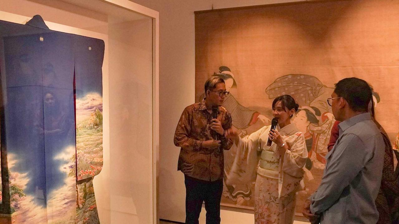 FOTO: Jejak Persahabatan Indonesia–Jepang dalam Wastra di Museum Nasional