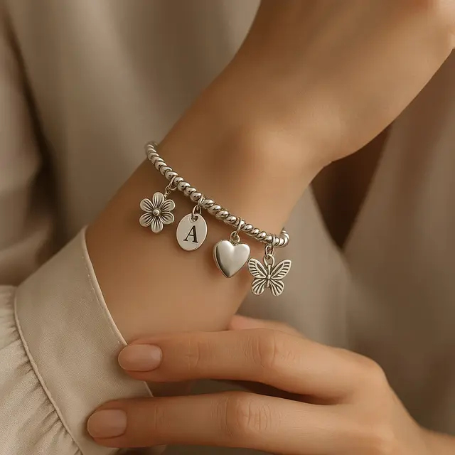 Model Gelang Charm