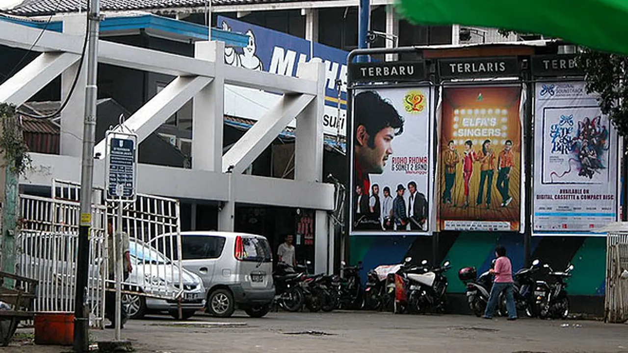 aquarius-mahakam-131205c.jpg