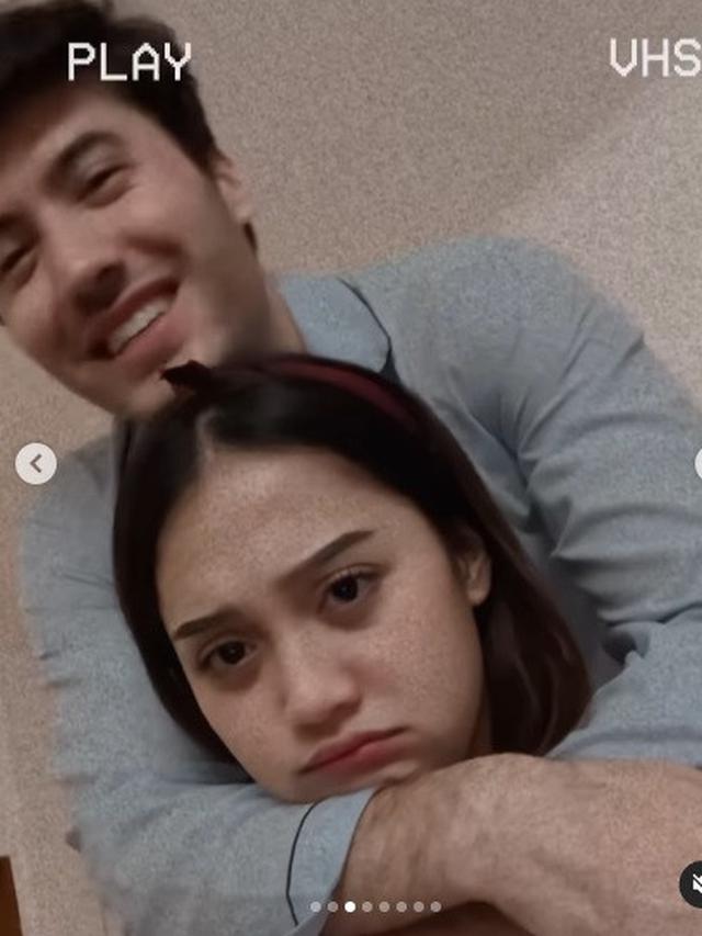 Momen perpisahan Esta Pramanita dengan pemain Love Story The Series (Foto: Instagram @estapramanita)