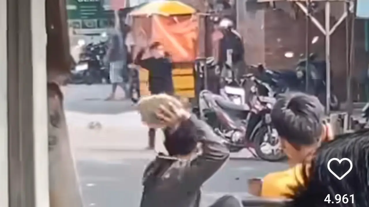 Viral Aksi Koboi Maling Motor Todongkan Pistol Saat Hendak Ditangkap Warga di Bekasi