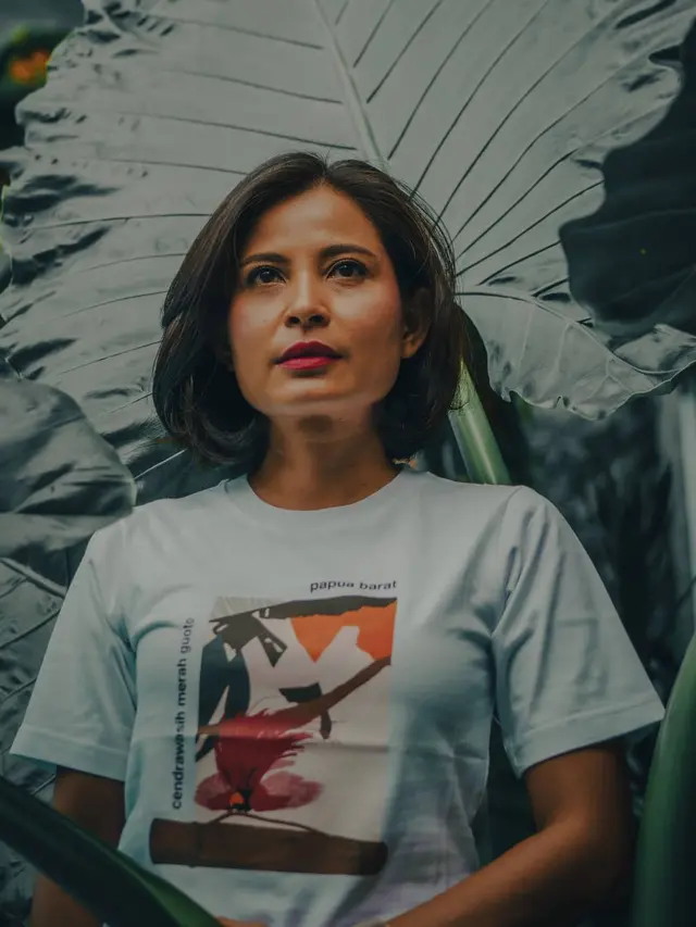 7 Potret Ade Herlina, Presenter yang Kini Main Sinetron Asmara 2 Dunia