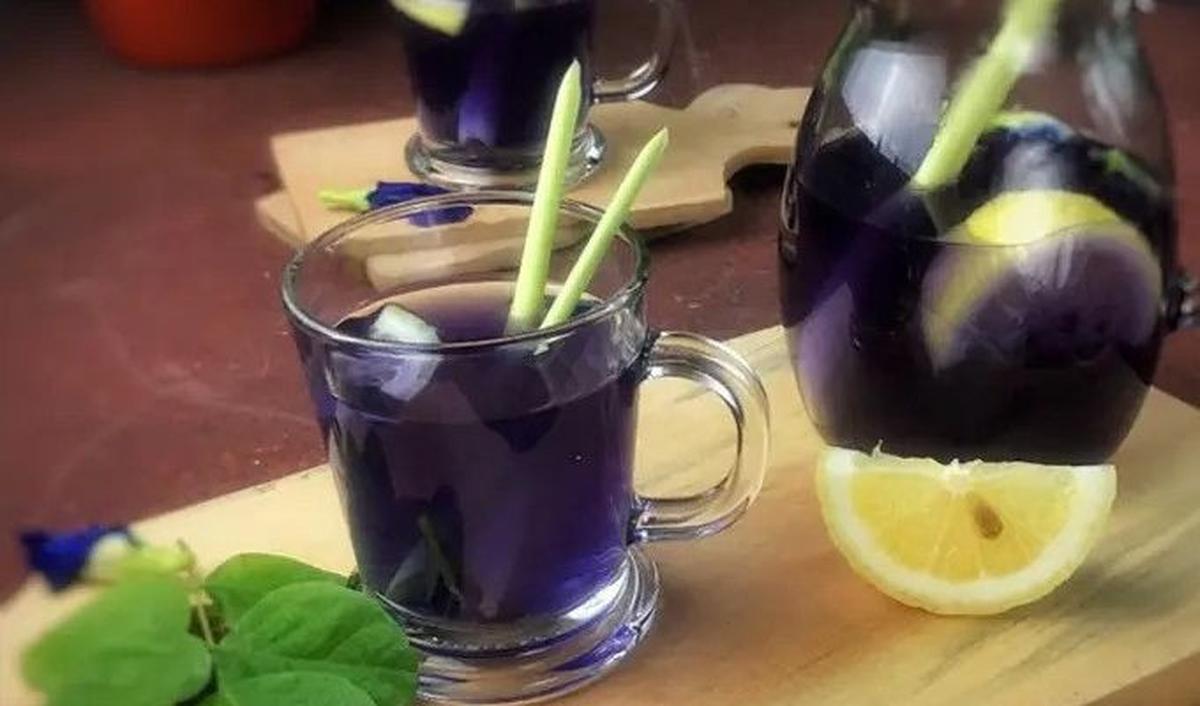 <b>Resep Es Teh Bunga Telang Serai Pandan</b><br>