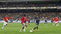 Sejak awal laga Manchester United mendominasi penguasaan bola. Namun Setan Merah bermain dengan tempo yang tidak terlalu cepat. (AP/Asanka Brendon Ratnayake)