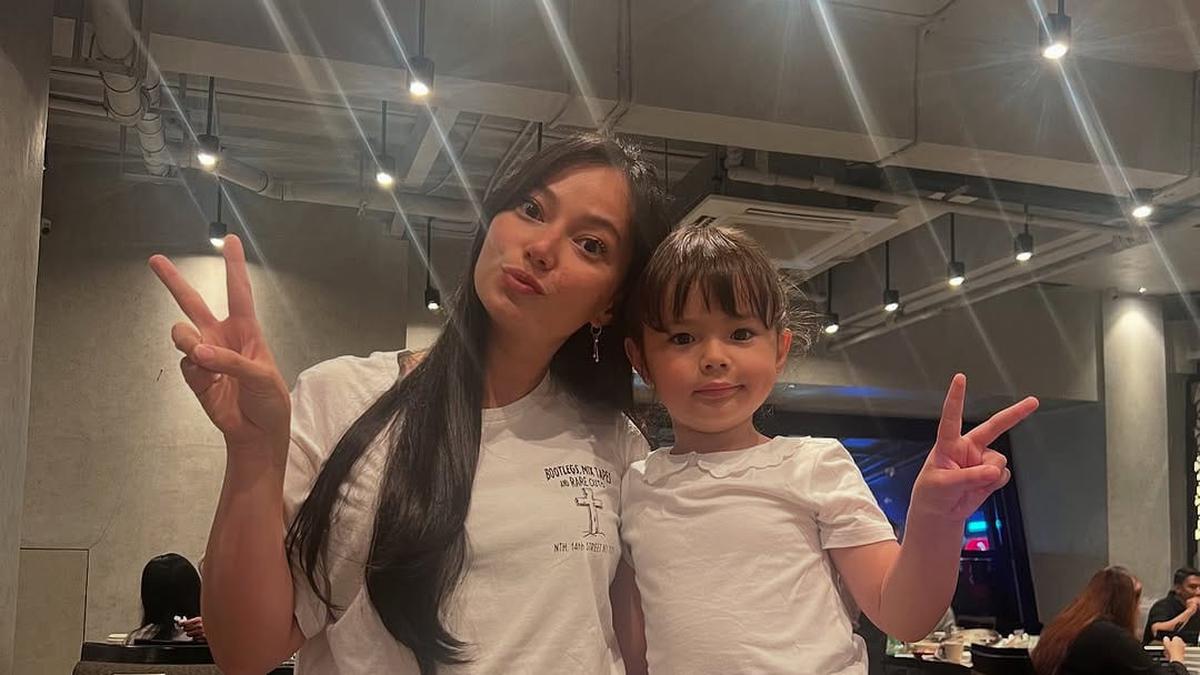 Pengalaman Parenting Asmirandah: Tak Mudah, Tapi Harus Terus Belajar Jadi Ibu