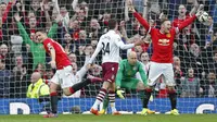 Gelandang Manchester United Ander Herrera merayakan gol ke gawang Aston Villa ( Reuters / Carl Recine Livepic)