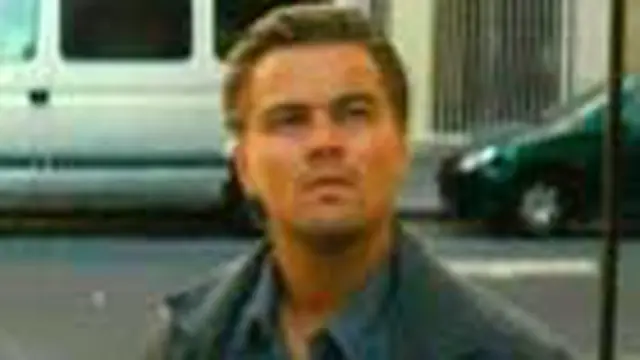 Leonardo DiCaprio kembali beraksi dalam film terbarunya, Inception. Demi perannya di film bergenre ini, DiCaprio dikabarkan rela menurunkan berat badan hingga 15 kilogram. 