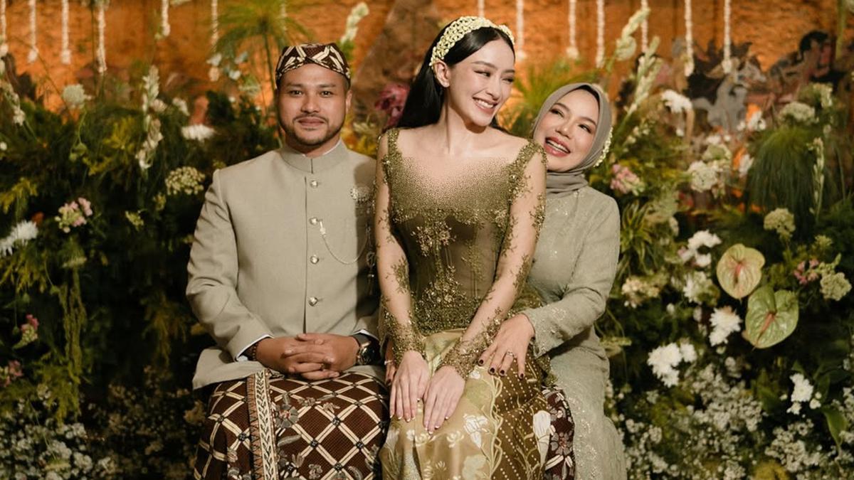 6 Potret Siraman dan Pengajian Amanda Zahra yang Baru Terungkap, Tampil Menawan