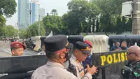 Situasi KPU jelang penetapan Prabowo-Gibran sebagai presiden dan wakil presiden terpilih, Rabu (24/4/2024). (Liputan6.com/ Muhammad Radityo Priyasmoro)