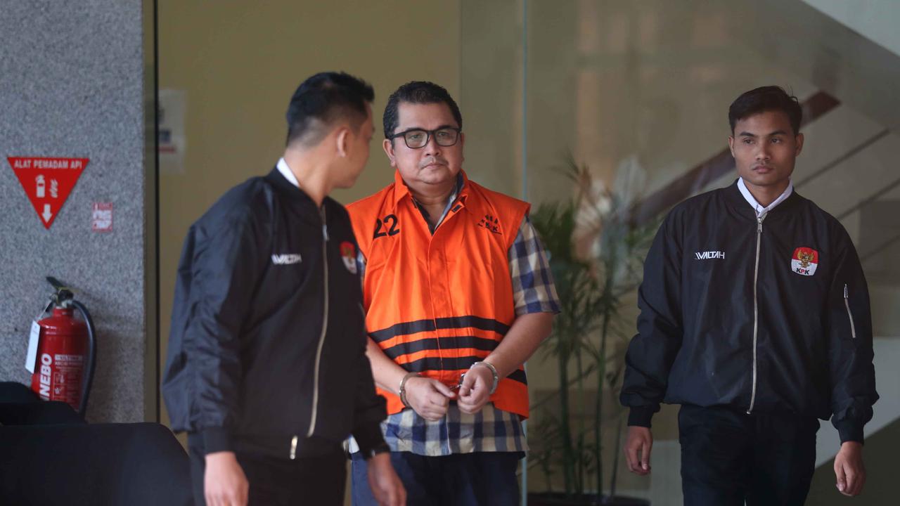 FOTO: KPK Tahan Eks Dirut PGN Hendi Prio Santoso dalam Kasus Jual Beli Gas