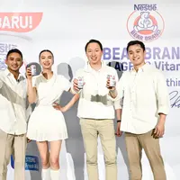 Beberapa kebiasaan seperti menjaga kualitas tidur, rutin berolahraga, serta memenuhi kebutuhan protein dan vitamin harian juga memiliki peran penting dalam membantu menjaga kesehatan kulit. (Foto/dok: Nestle Indonesia)