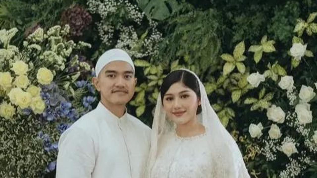 Perhatian banyak orang tertuju pada baby bump Erina Gudono yang semakin besar.
