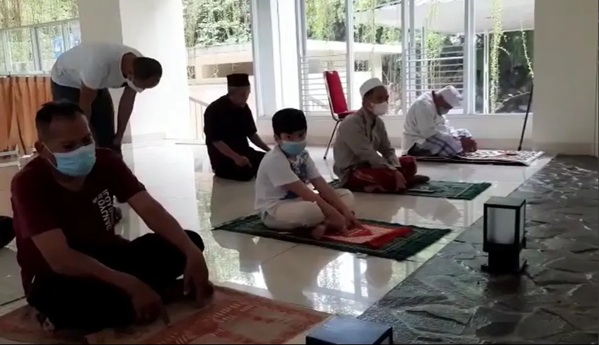 <p>Rafathar Malik Ahmad masuk pesantren (Instagram/raffinagita1717)</p>