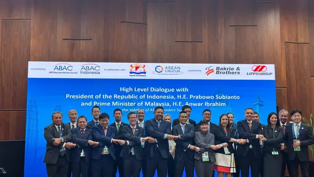 Presiden Prabowo dan PM Malaysia Anwar Ibrahim menyaksikan serah terima kepemimpinan Kaukus ASEAN untuk kerjasama APEC-ABAC.