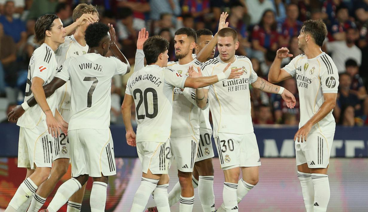 Gol itu turut membawa Real Madrid menang dengan skor 4-1 atas Levante dan menyapu bersih semua laga dengan kemenangan di Liga Spanyol 2025/2026. (AP Photo/Alberto Saiz)