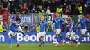 Pemain Italia, Nicolo Barella, melakukan selebrasi setelah mencetak gol ke gawang Albania dalam laga perdana Grup B Euro 2024 di Stadion Signal Iduna Park, Dortmund, Minggu (16/6/2024). (AP/Alessandra Tarantino)